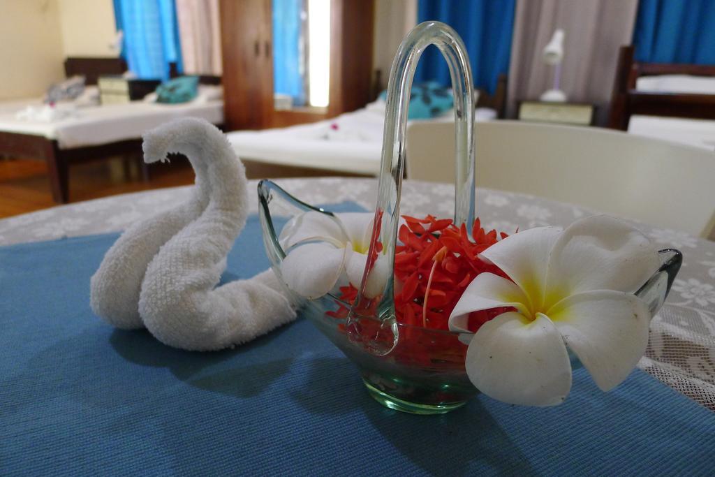 By The Bay, Jacana Bed & Breakfast Puerto Princesa Buitenkant foto