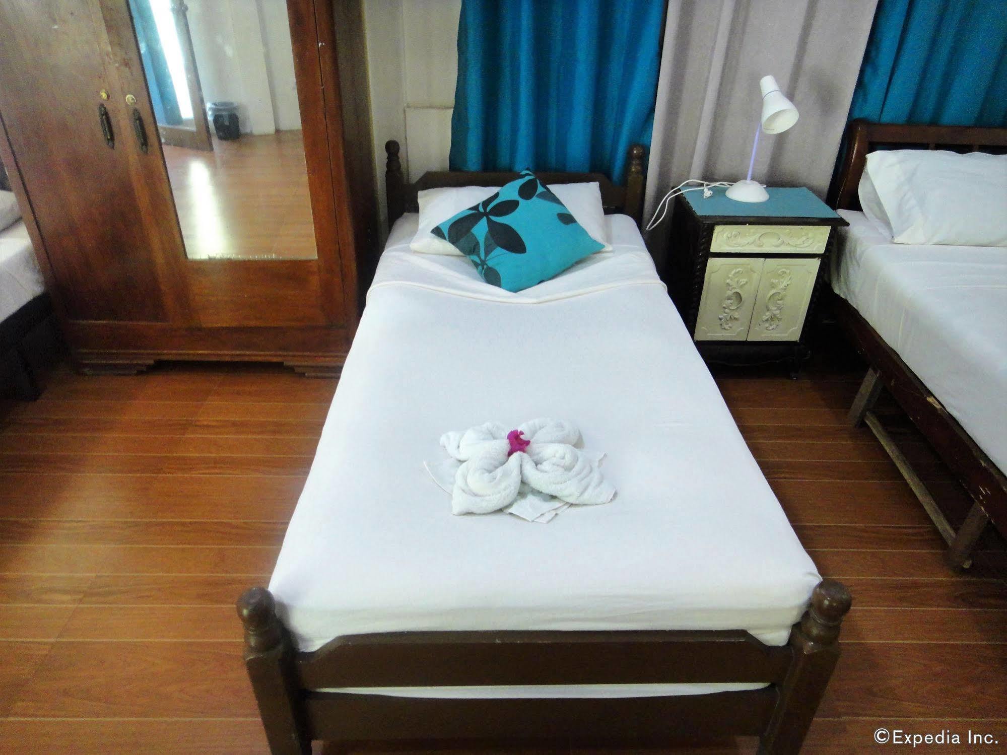 By The Bay, Jacana Bed & Breakfast Puerto Princesa Buitenkant foto