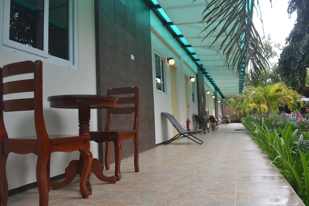 By The Bay, Jacana Bed & Breakfast Puerto Princesa Buitenkant foto
